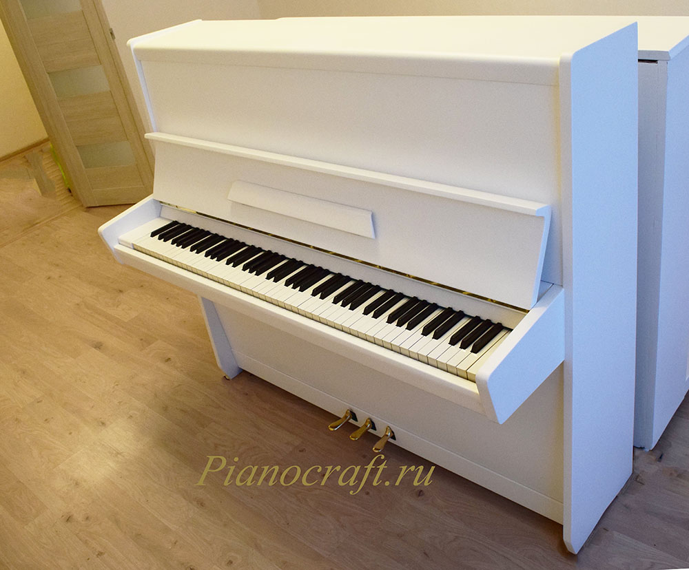 Покрасить пианино PETROF в белый цвет